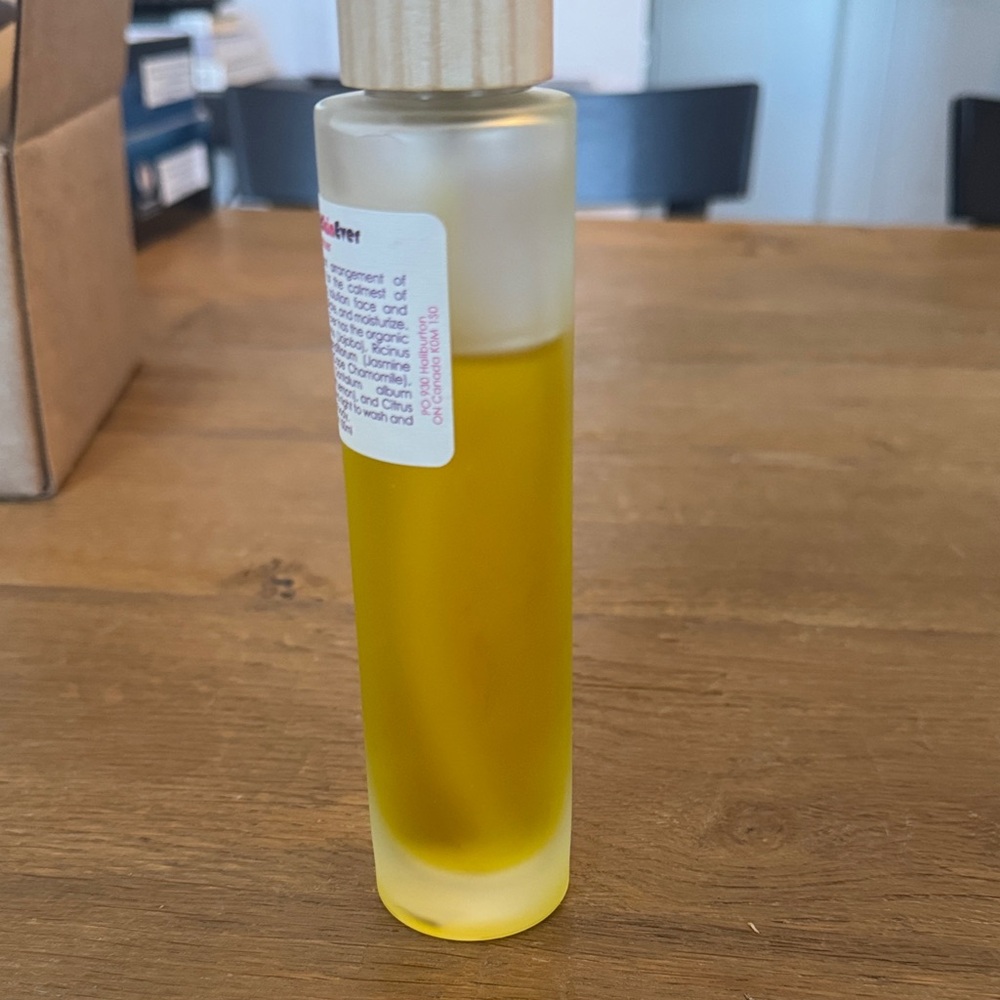 Living Libations Jasmine best skin ever oil - Picture 2 of 2